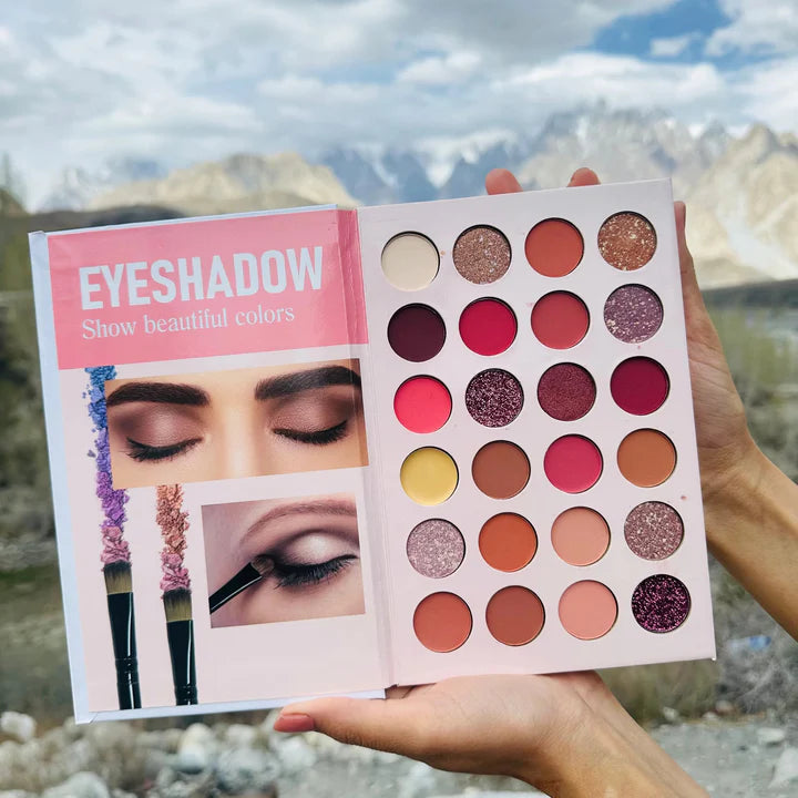 Mocallure 4-In-1 Book + FREE Lipstick 💄